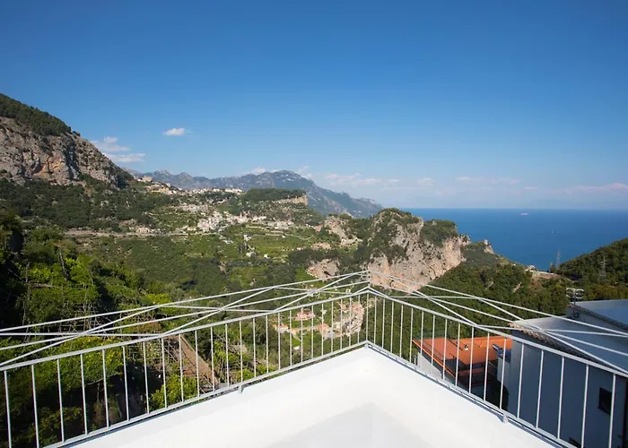 別荘 Dame Casa アマルフィ